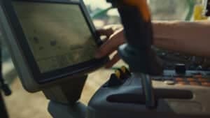 Contrato de aluguel de máquinas na construção: cuidados essenciais