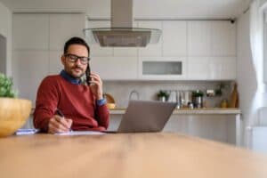 Contratos de Trabalho: Políticas de Trabalho Remoto e Riscos Legais