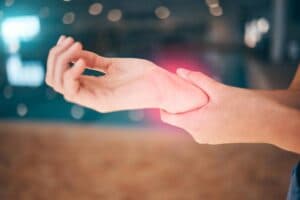 LER/DORT Pós-Pandemia: Aumento de 472 Mil Afastamentos e Judicialização