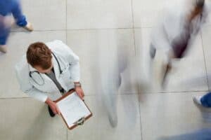 Prescrição em Processos Administrativos: Alegações de Decadência no CRM